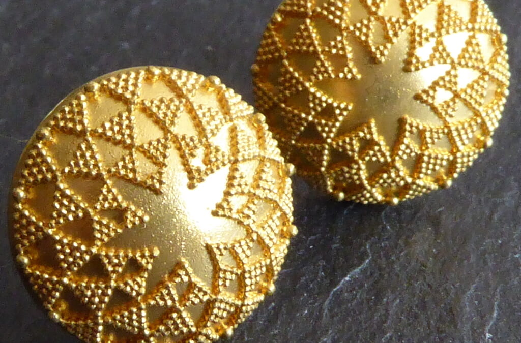 Ohrstecker, Gold, granuliert